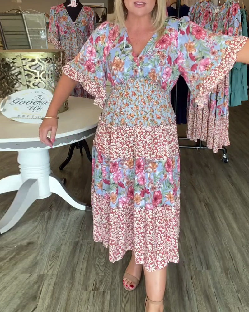 Quinta | Dress With V Neck Lotus Sleeves Floral Print